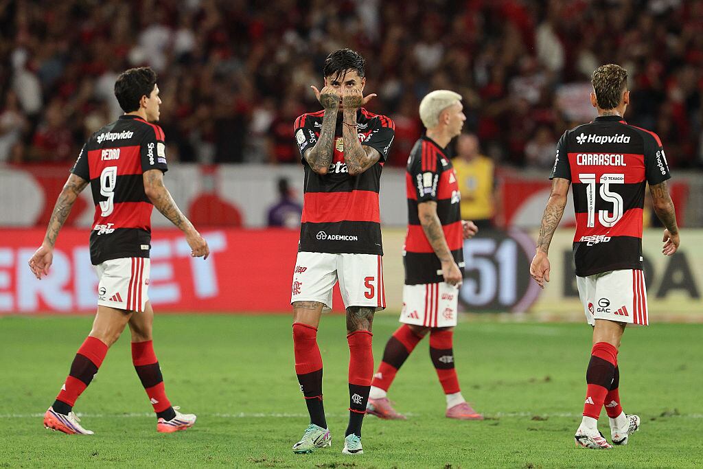 Erick Pulgar se hizo presente en la victoria de Flamengo