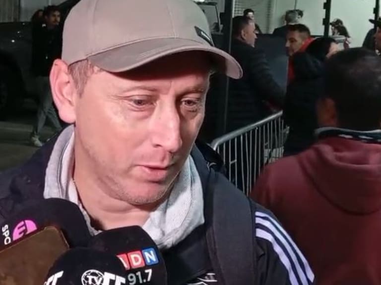 “Necesitamos nivelar para arriba”: el análisis de Luis Mena a los grupos de Colo Colo y la U en la Copa Libertadores Femenina