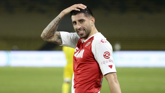 NANTES, FRANCE - JANUARY 31: Guillermo Maripan of Monaco celebrates his goal during the Ligue 1 match between FC Nantes and AS Monaco at Stade de la Beaujoire on January 31, 2021 in Nantes, France. (Photo by John Berry/Getty Images)