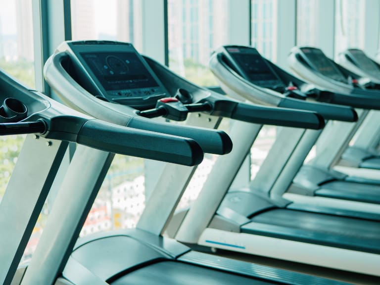 Bci pide la quiebra de conocida cadena de gimnasios en Chile: acusan millonarios incumplimientos