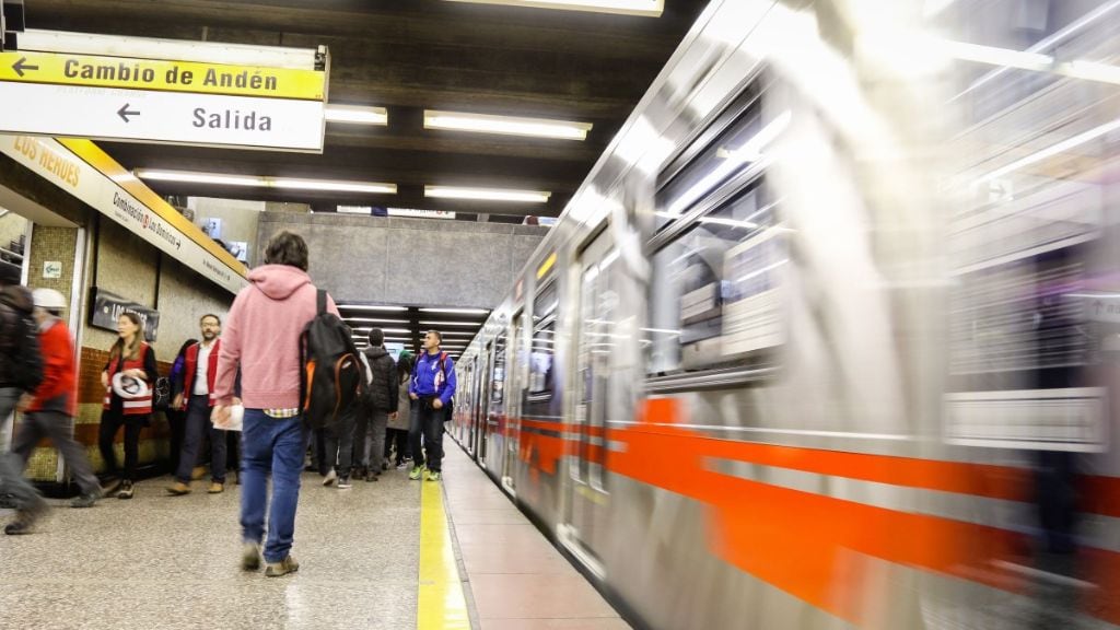 ministro de transportes y extensión línea 2 del metro