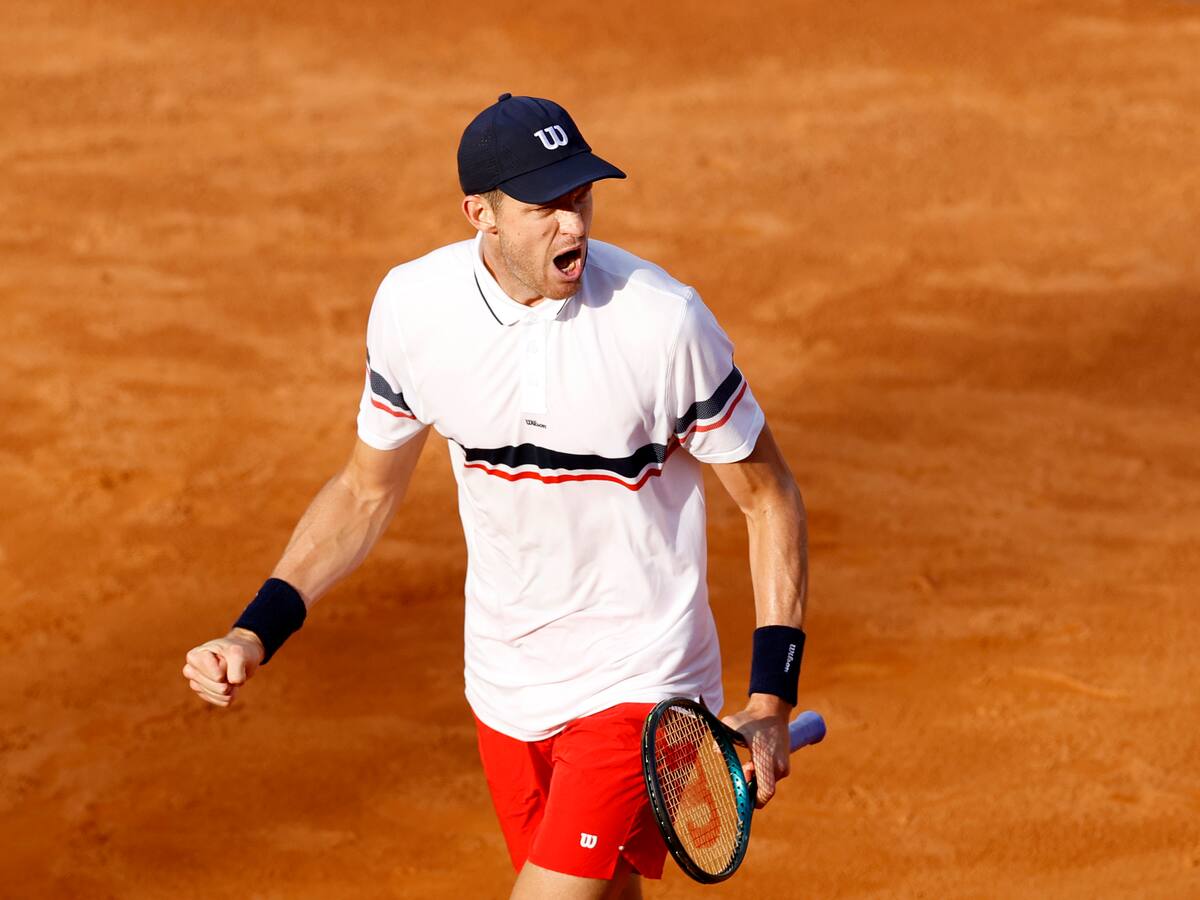 Batacazo de Nicolás Jarry: remontó un durísimo duelo, derrotó a Tsitsipas y avanzó a semifinales en Roma
