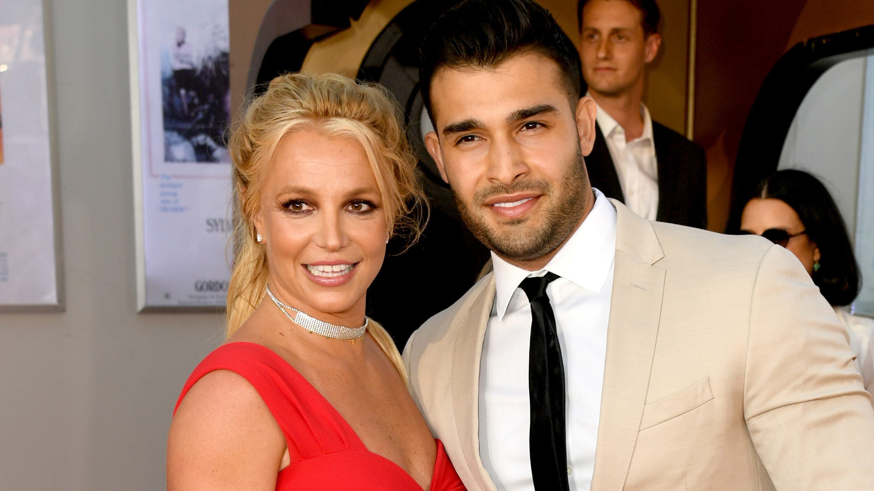 Britney Spears y Sam Asghari volaron a Maui tras dura declaración