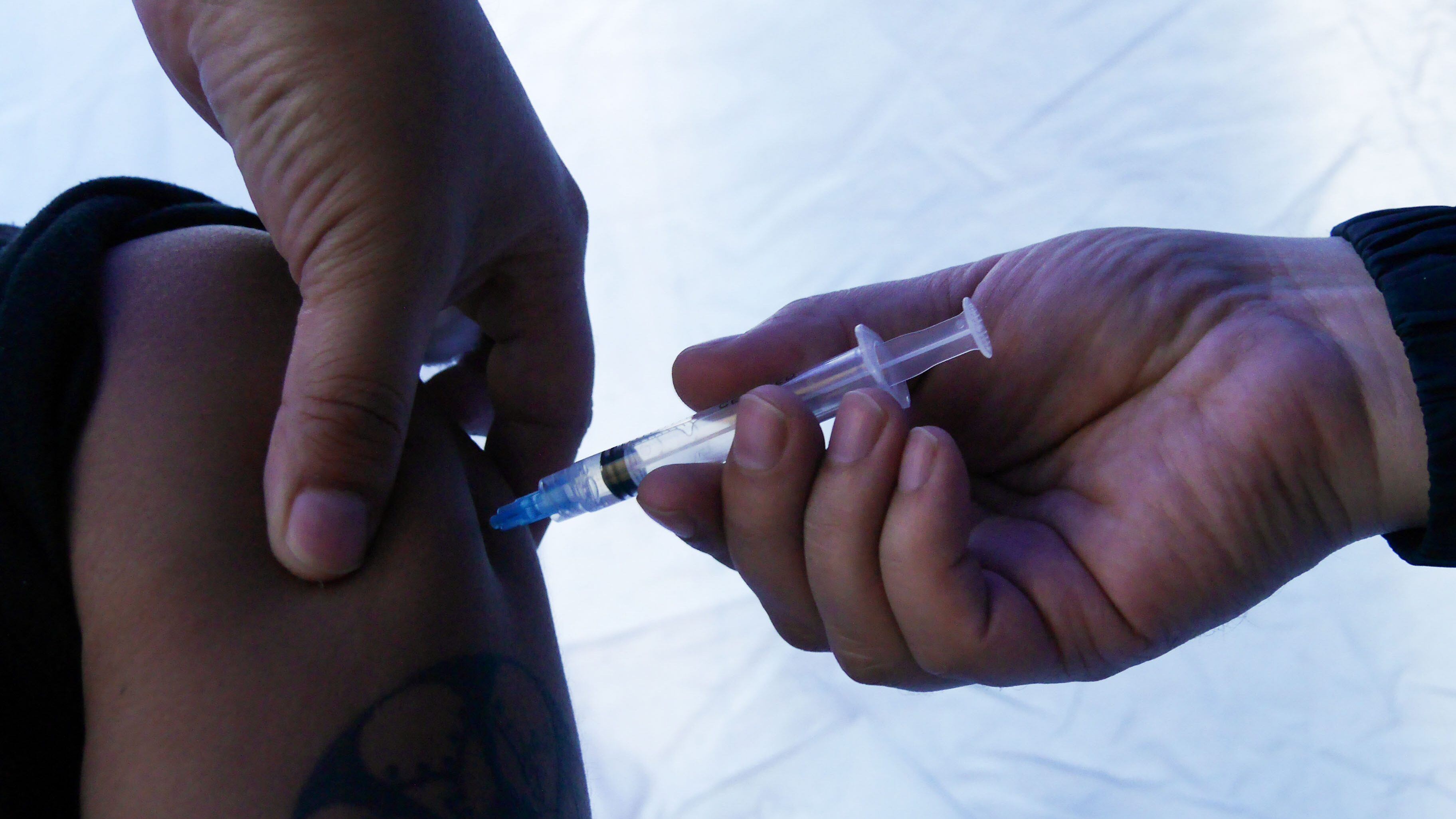 27 DE FEBRERO DE 2021/VIÑA DEL MARProceso de vacunacion contra el Covid-19 en el Estadio Sausalito, que de manera especial y a solicitud del Ministerio de Salud, se está realizando durante el ultimo fin de semana de febrero.
FOTO: SANTIAGO MORALES/AGENCIAUNO