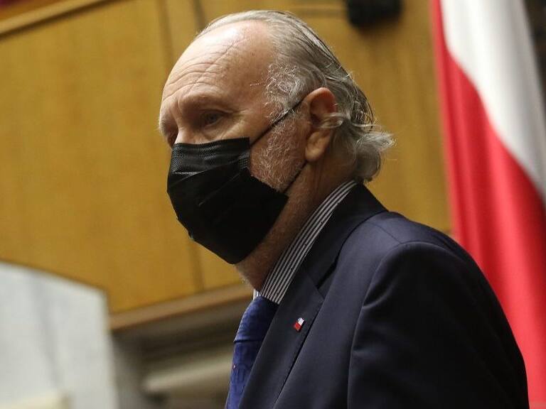 24 DE NOVIEMBRE DE 2021/VALPARAISOEl ministro Baldo Prokurica, durante la Sesión Especial de Sala del Senado, citada para discutir una nueva extensión del Estado de Excepción Constitucional de Emergencia, por grave alteración del orden público, en las provincias de Biobío y Arauco, en la Región del Biobío, y en las provincias de Cautín y Malleco, en la Región de La Araucanía.
FOTO: LEONARDO RUBILAR CHANDIA/AGENCIAUNO