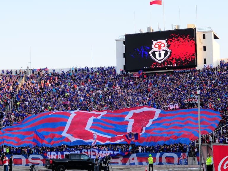 Revelan supuesto vínculo entre futbolistas de la U y director de Azul Azul con narcobarrista de ‘Los de Abajo’