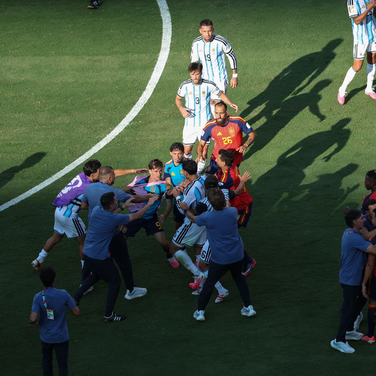 Dura sanción de FIFA contra Argentina por incidentes en la final del Mundial 2026: multa millonaria y suspensión a un jugador por 10 partidos