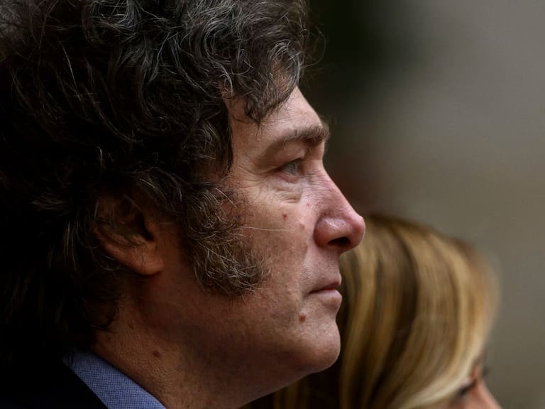 El nuevo presidente de Argentina, el ultraderechista Javier Milei, se reúne con la primera ministra de Italia, la ultraderechista Giorgia Meloni, en Roma.