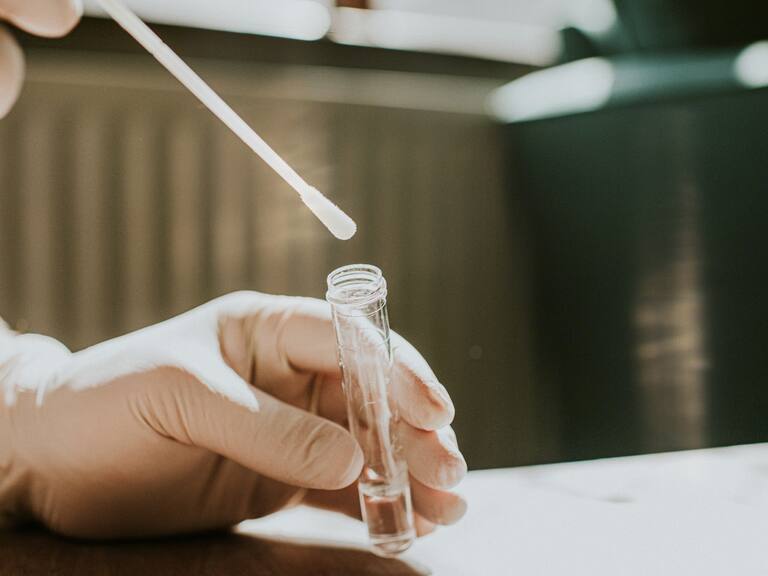 Minsal informó 37.468 nuevos casos y más de 141 mil activos este viernes 4 de febrero | Getty Images