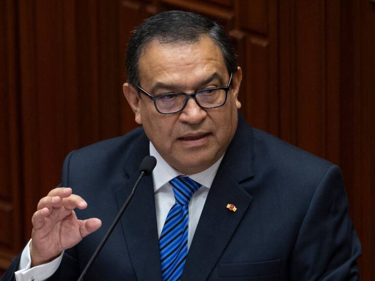 El renunciado primer ministro del Perú, Alberto Otárola, durante un discurso ante el congreso en la ciudad de Lima.
