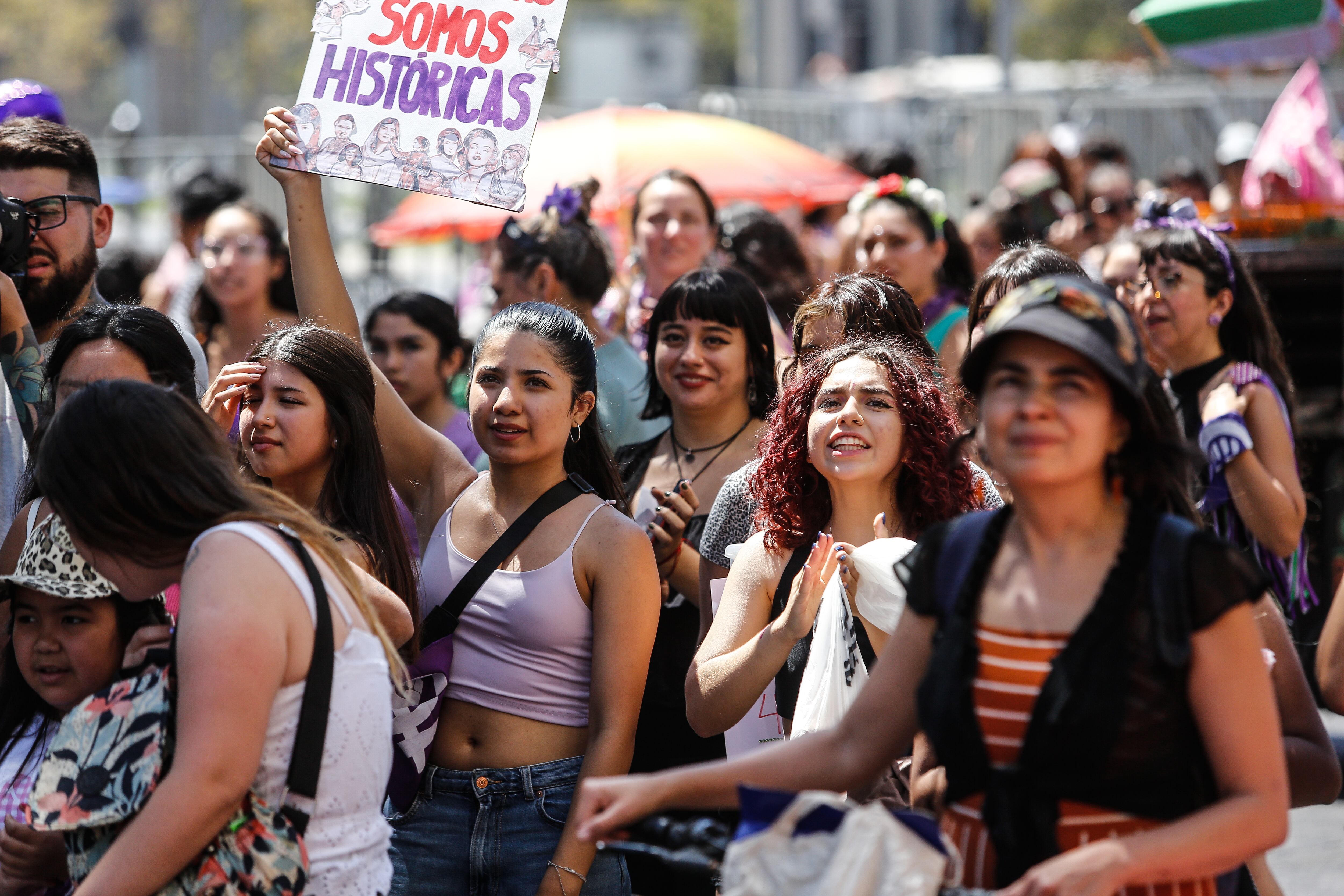 08 DE MARZO DE 2025 / SANTIAGOMarcha conmemorativa del Día Internacional de La Mujer por la Alameda en Santiago, movimientos feministas se manifiestan 
FOTO: DIEGO MARTIN/AGENCIAUNO
