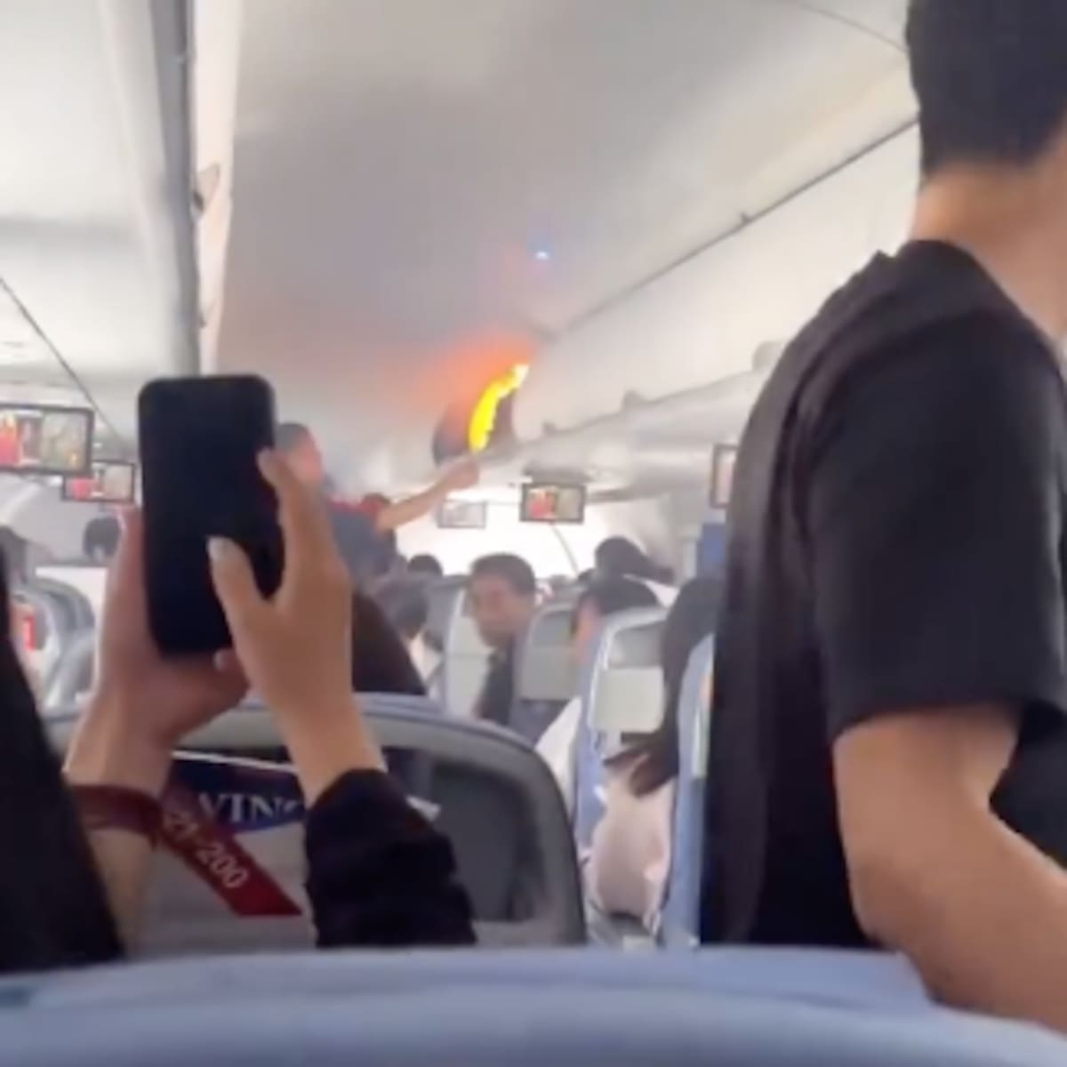 Incendio en pleno vuelo obliga a aterrizaje de emergencia en China