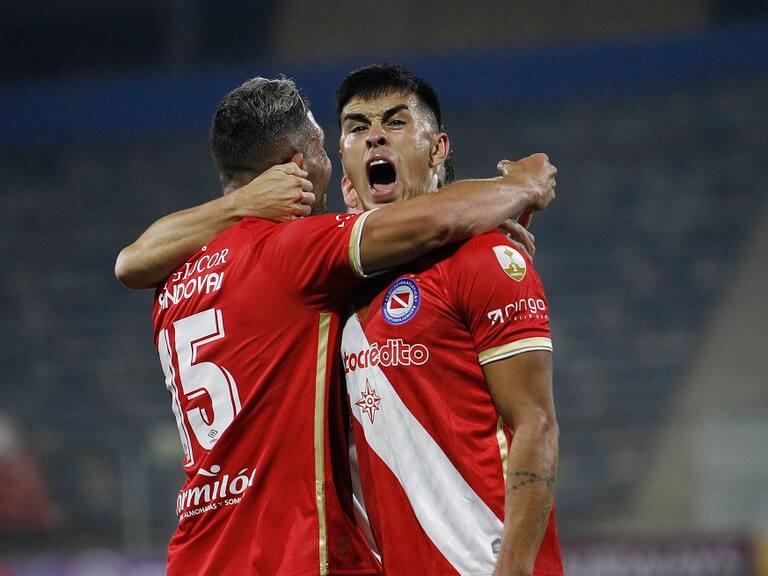 La UC se hunde en la Copa Libertadores: cayó ante Argentinos Juniors en San Carlos y sumó su segunda derrota consecutiva