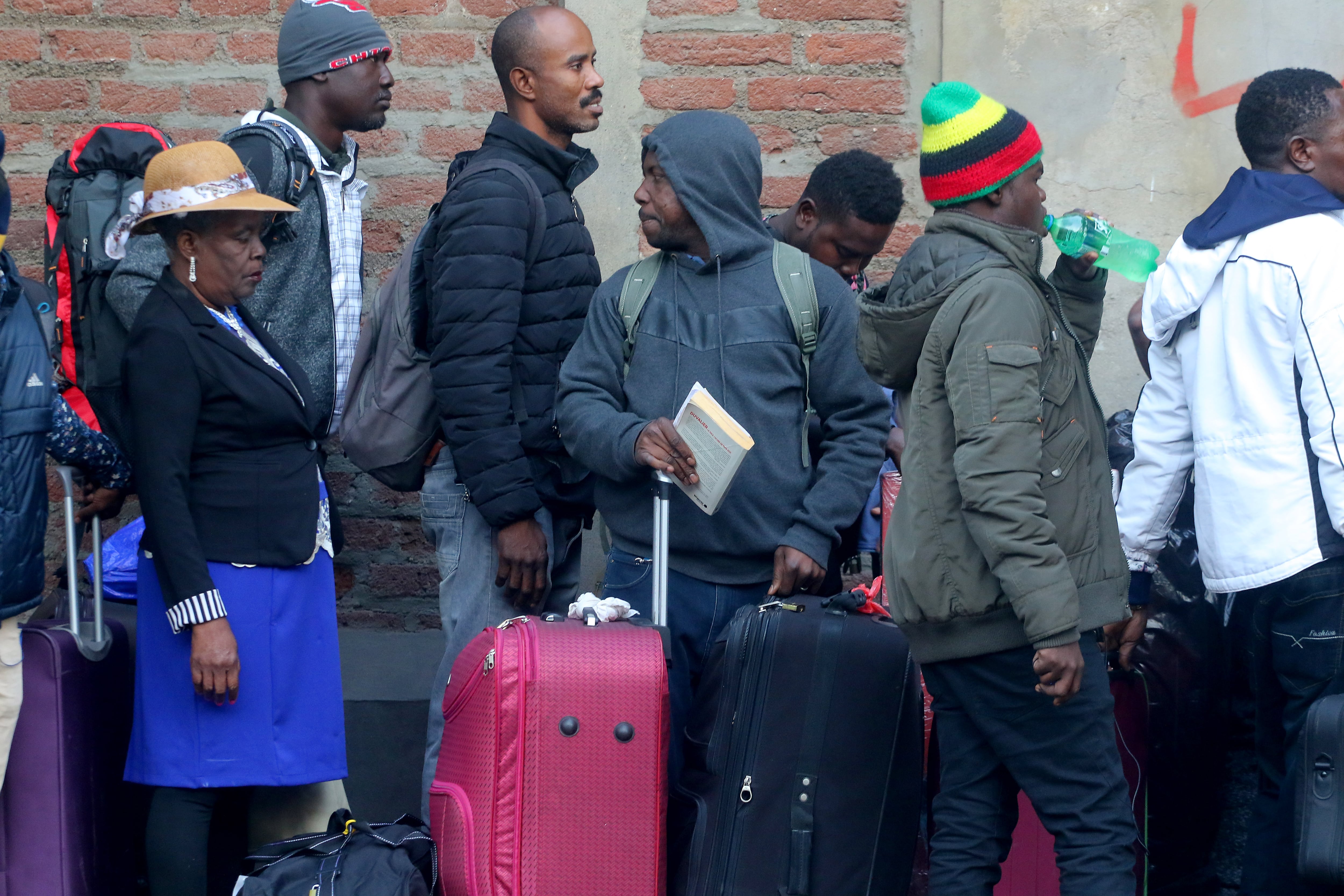 03 de ABRIL de 2019/SANTIAGO
Un nuevo grupo de ciudadanos haitianos realiza el pre embarque para regresar a su país, en el séptimo vuelo a Puerto Príncipe, en el marco del Plan de Retorno Humanitario Ordenado impulsado por el Gobierno.
FOTO: HANS SCOTT/AGENCIAUNO