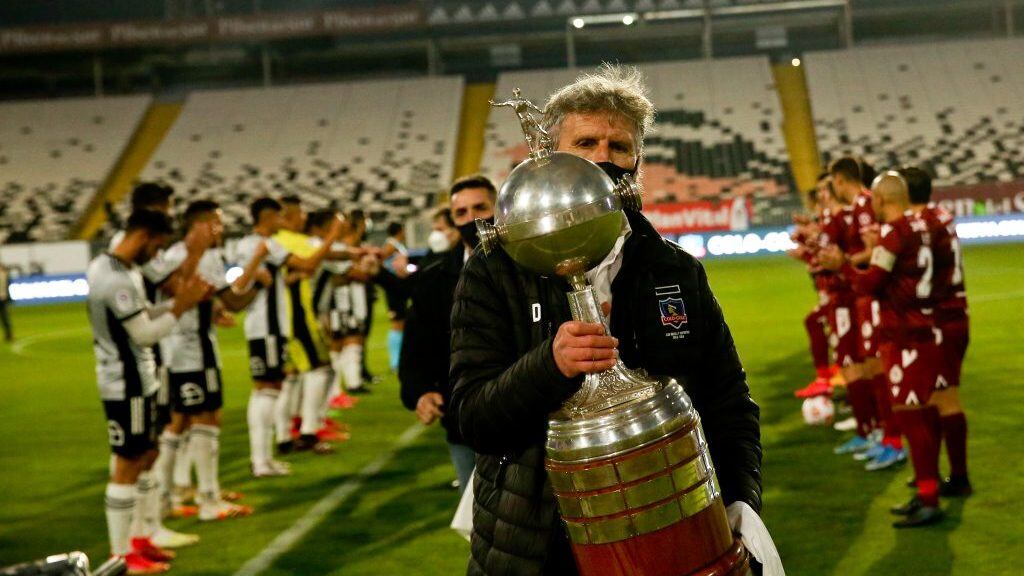 6 de Junio del 2021/SANTIAGOHomenaje a los 30 años de ganar la Copa Libertadores de America ,durante el partido valido por la décima fecha del Campeonato Nacional AFP PlanVital 2021, entre Colo Colo vs Deportes La Serena, disputado en el Estadio Monumental.
FOTO:FRANCISCO LONGA/AGENCIAUNO
