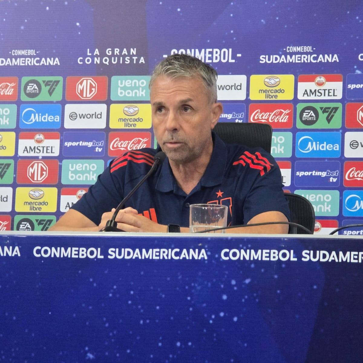 “No es una preocupación”: Gustavo Álvarez desestima la falta de ritmo de la U de Chile respecto a Lanús para jugar Copa Sudamericana