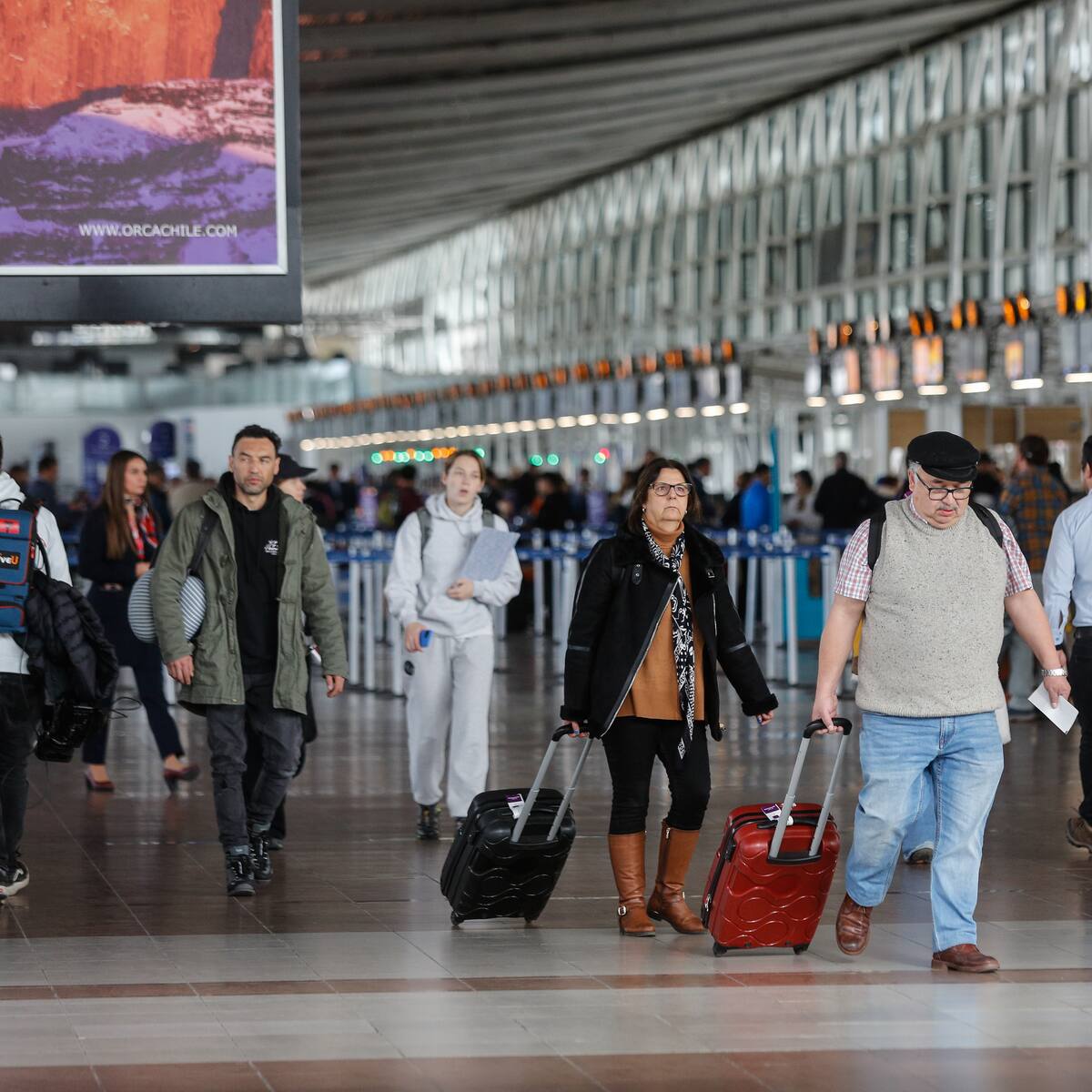 Aeropuerto de Santiago es destacado como el más puntual del mundo: revisa cuál fue el top 10