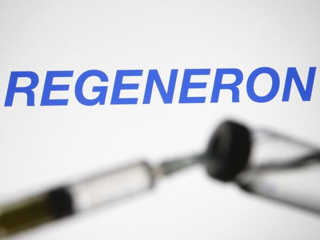 Imagen ilustrativa de una inyección con el fármaco Regeneron