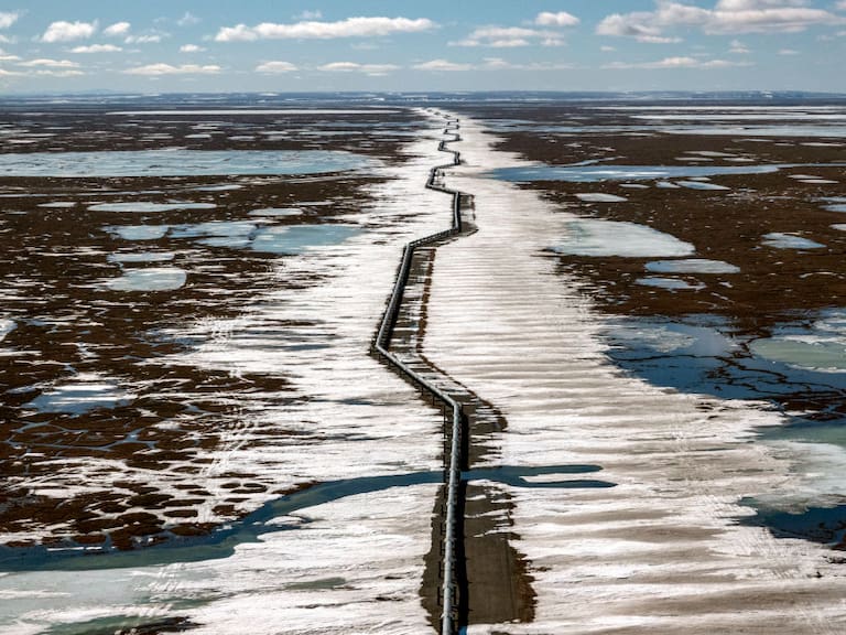 Un oleoducto en la zona de North Slope en Alaska de Estados Unidos