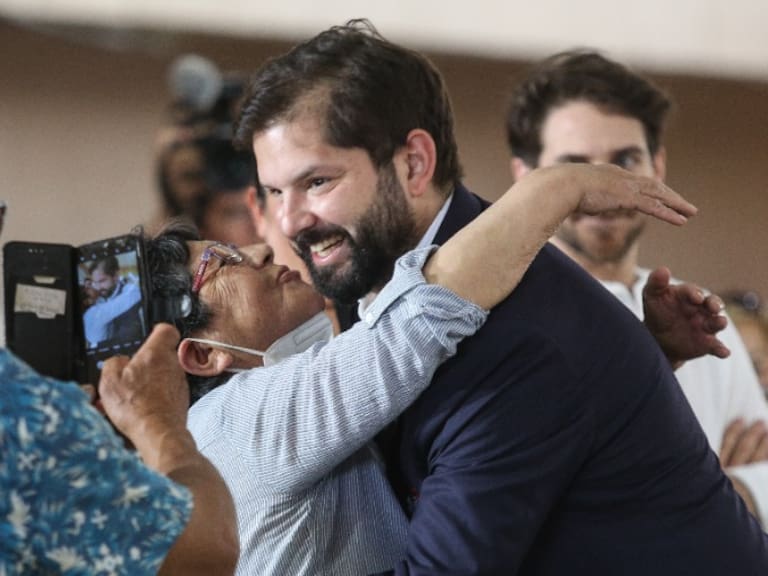 Pulso Ciudadano: Presidente Boric cierra el año con una desaprobación de 63%