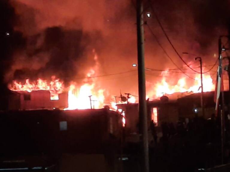 incendio en antofagasta dejó 30 damnificados en campamento