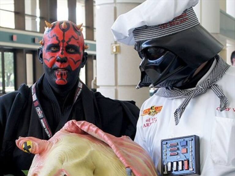 Hombre se tatuó un gigantesco Jar Jar Binks en su espalda: «Sé que Star Wars es solo una película»