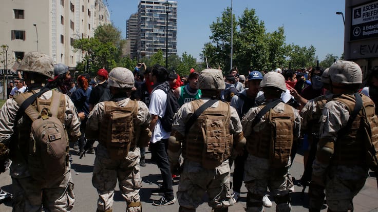 Guerra de declaraciones en el oficialismo por proyecto para indultar a militares y carabineros del 18-O