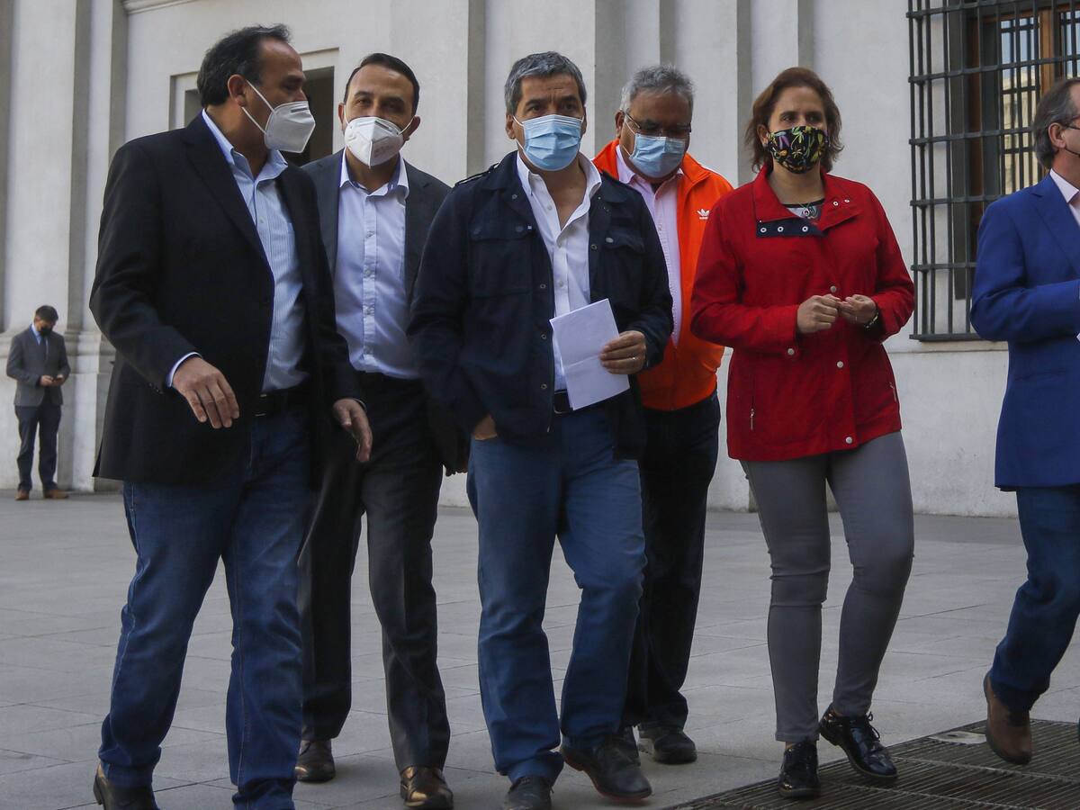 IFE “sin letra chica” y Plan Clase Media: Alcaldes presentaron proyecto para ayudar a las familias por la crisis económica