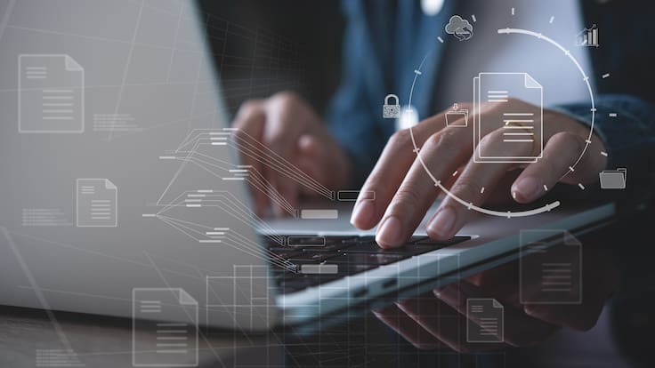 La nueva costumbre en el trabajo que puede poner en riesgo datos sensibles: expertos advierten error clave
