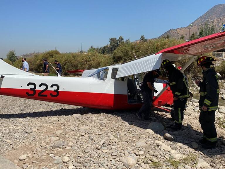 Avioneta cayó en lecho de río Mapocho Vitacura