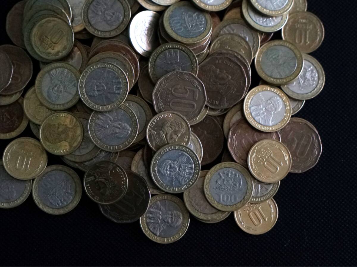 Pueden llegar a valer hasta $50 mil: estas son las tres monedas de $10 que son “muy valiosas” en Chile