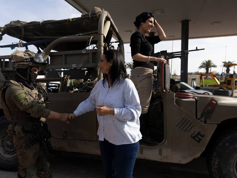Israel y Hamás inician tregua en Franja de Gaza tras lograr acuerdo: se liberaron tres rehenes y se esperan más