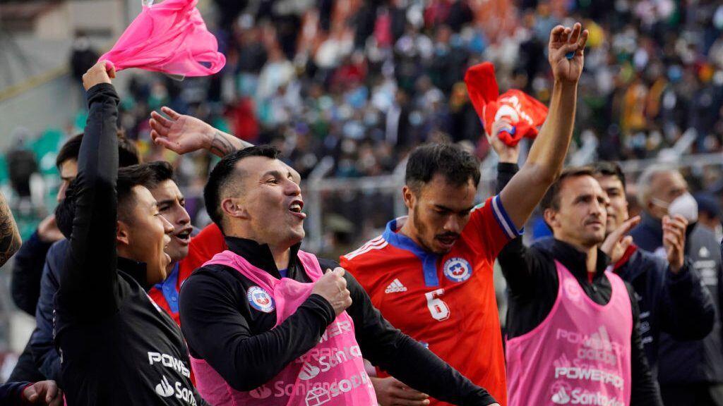Gary Medel: "Lo sufrimos juntos ante Bolivia. No nos vamos a rendir y vamos a seguir luchando"