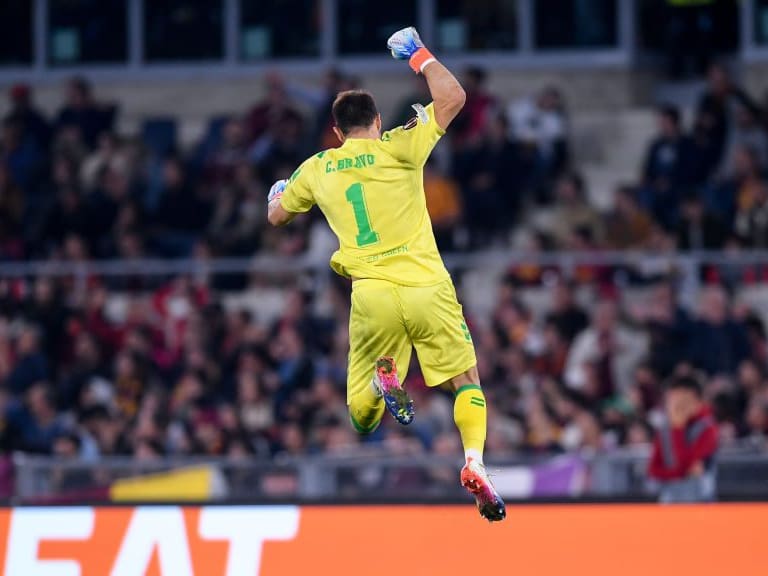 Claudio Bravo, figura del Betis ante la Roma: «No es fácil, la confianza no se vende en las farmacias»