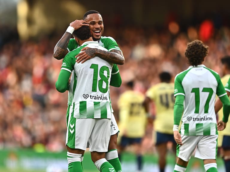 El golazo con que el Real Betis de Pellegrini venció al campeón de la Premier League en partido amistoso