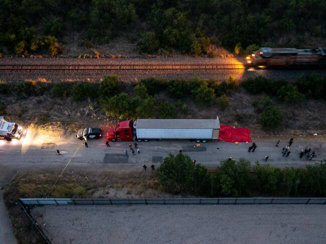 El camión en que murieron encerrados 57 migrantes en el estado de Texas