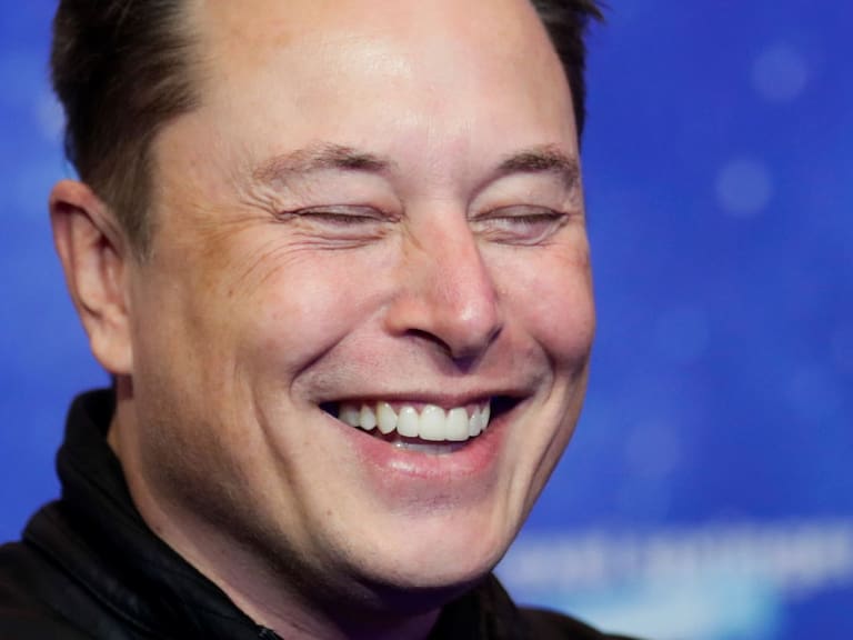 Elon Musk se convirtió en el hombre más rico del mundo y superó a Jeff Bezos