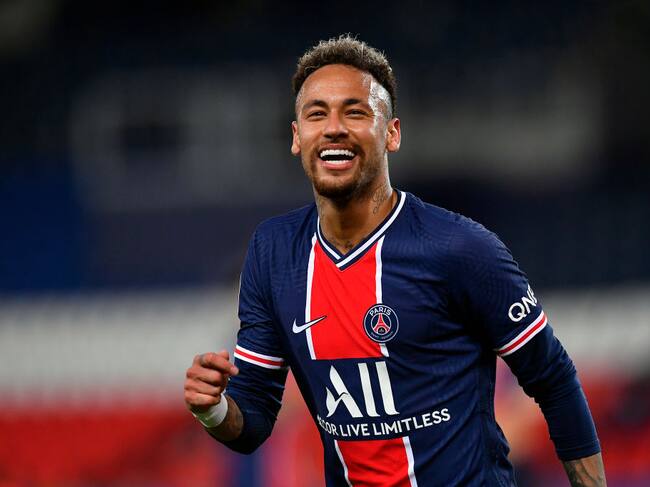 El brasilero Neymar Junior defendiendo al París Saint Germain