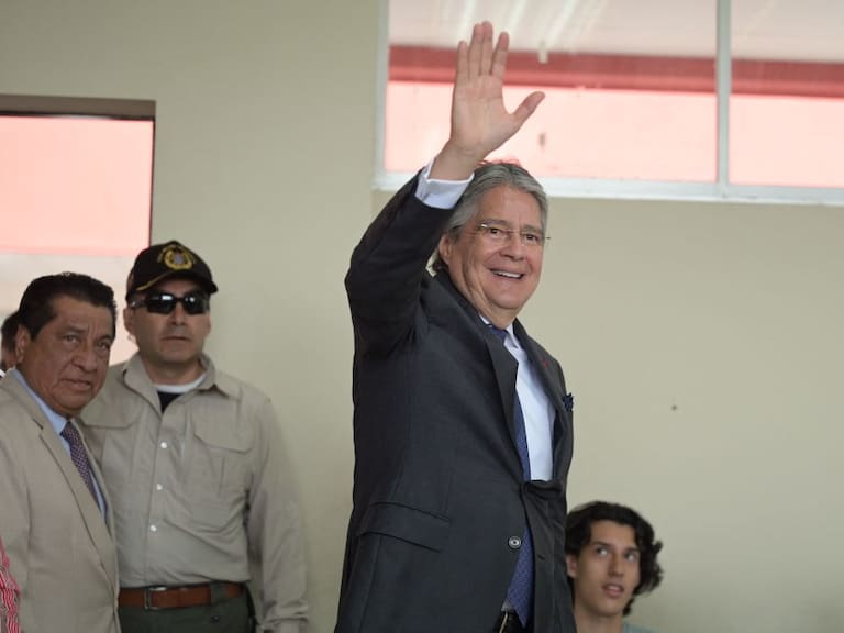 El presidente de Ecuador, Guillermo Lasso, el día de la votación del plebiscito