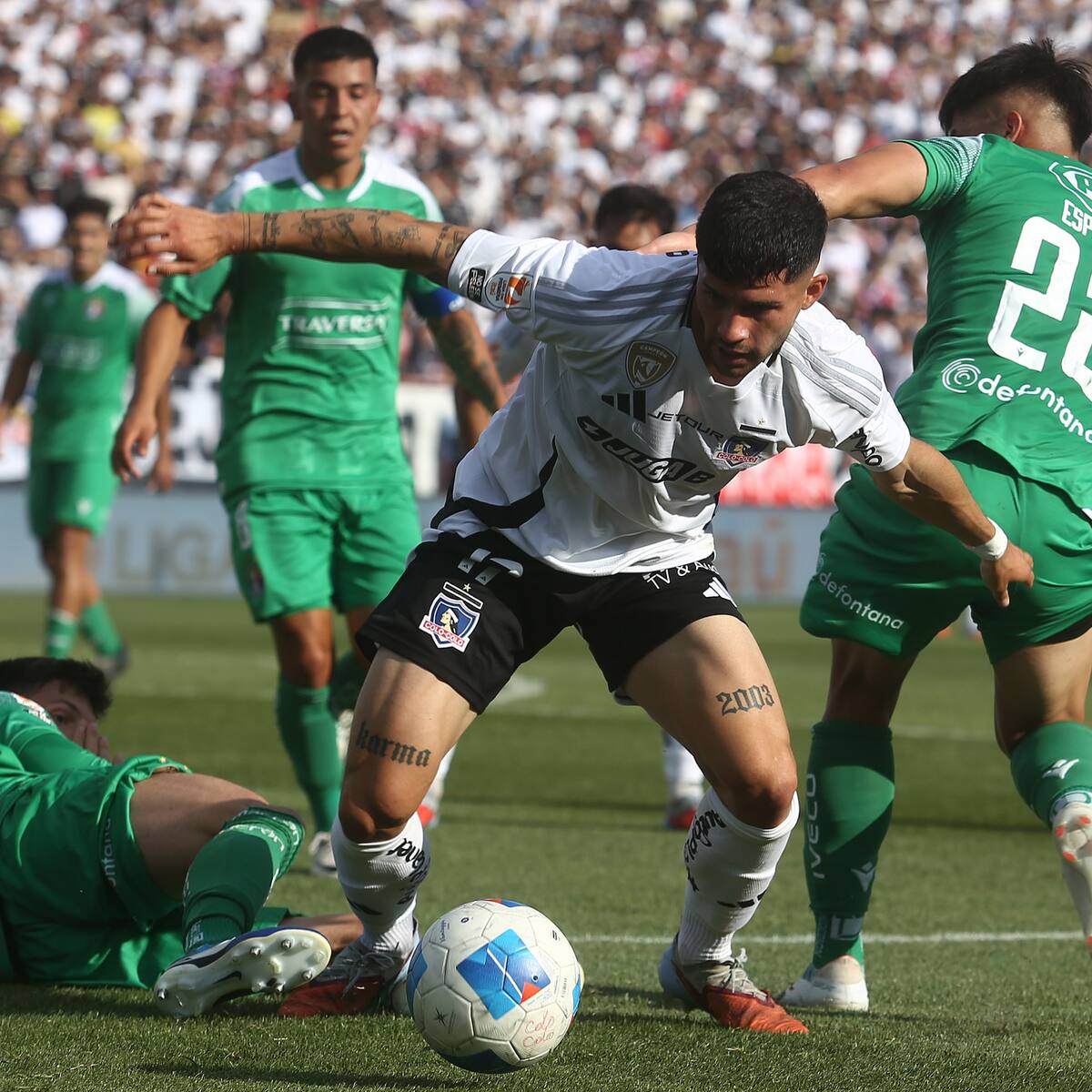 Colo Colo reestructura su banda derecha: los dos laterales que Blanco y Negro tiene en carpeta para 2026