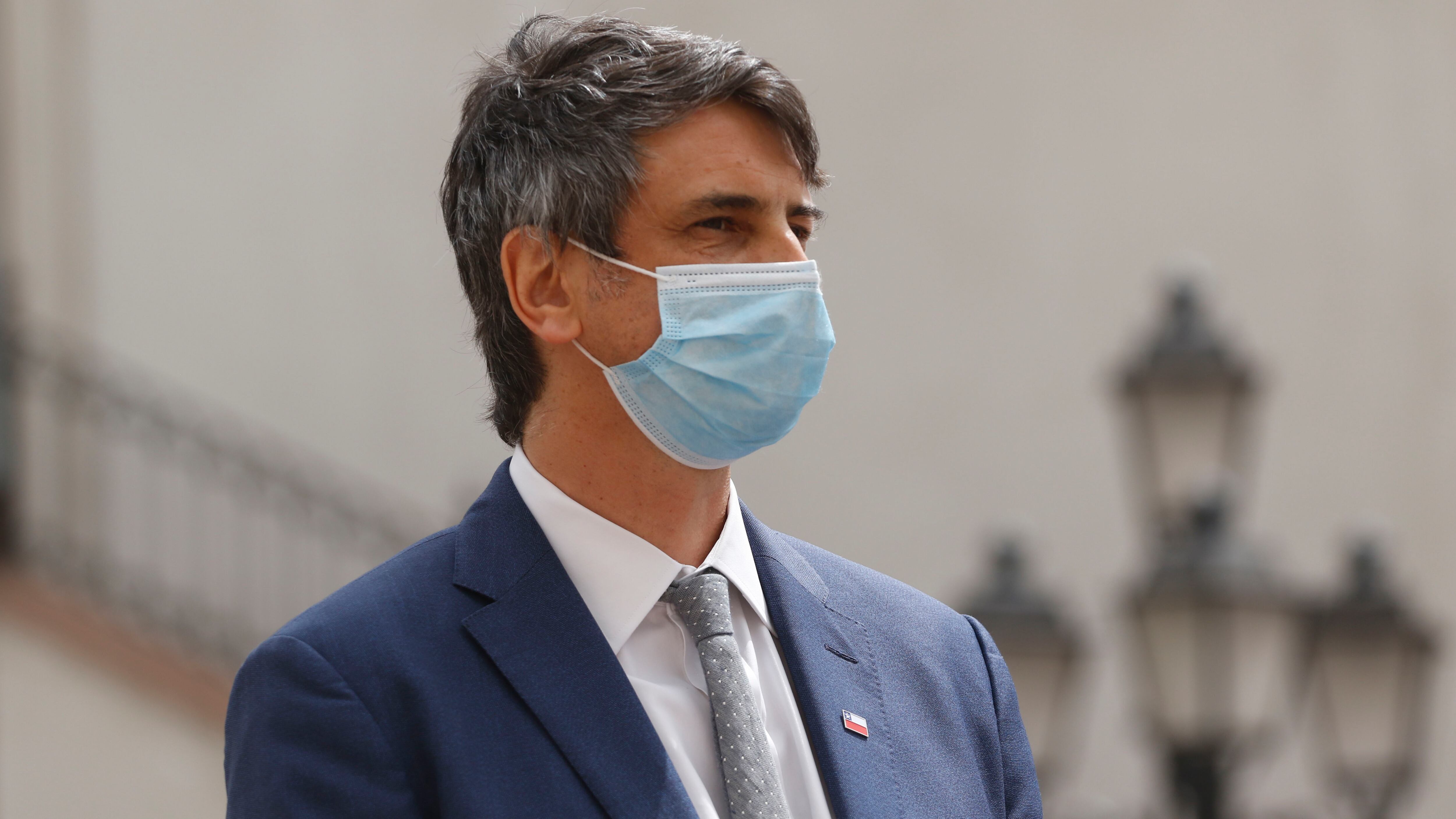 8 de octubre del 2020/SANTIAGOAndres Couve, ministro de Ciencia durante el punot de prensa, tras reunirse con el Presidente Sebastián Piñera, para darle a conocer y solicitarle el respaldo del Gobierno a la reforma constitucional y el proyecto de ley que busca crear los “neuroderechos, para proteger la identidad individual y el libre albedrío de cada mente humana”.
FOTO: SEBASTIAN BELTRAN GAETE/AGENCIAUNO