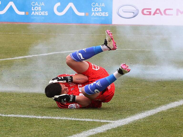 Se dijeron de todo: Católica y la U se enfrascan con duros mensajes en Twitter por el accionar de Juan Tagle con Martín Parra