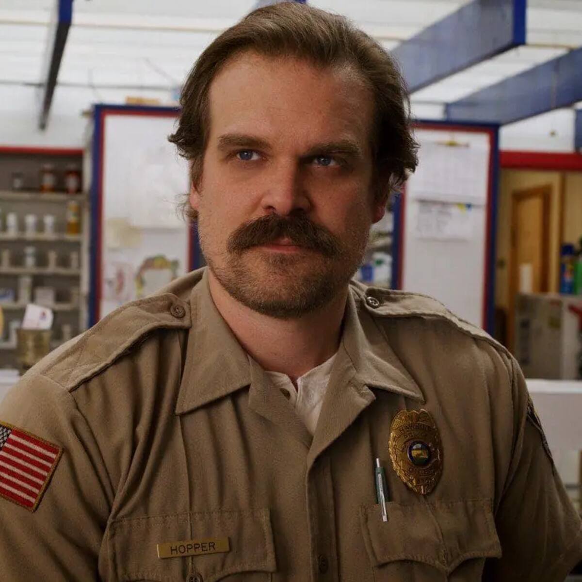 “¿Quién tuvo que decir que no?”: Los Duffer revelan que el papel de Hopper en ‘Stranger Things’ no era para David Harbour