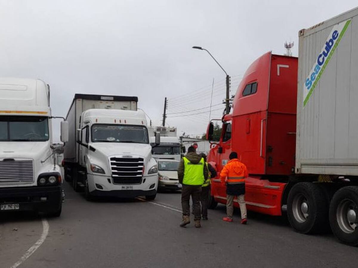 Finaliza paro de camioneros forestales en el Biobío tras reunión con subsecretario Monsalve