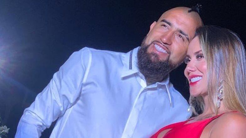 Arturo Vidal y Sonia Isaza