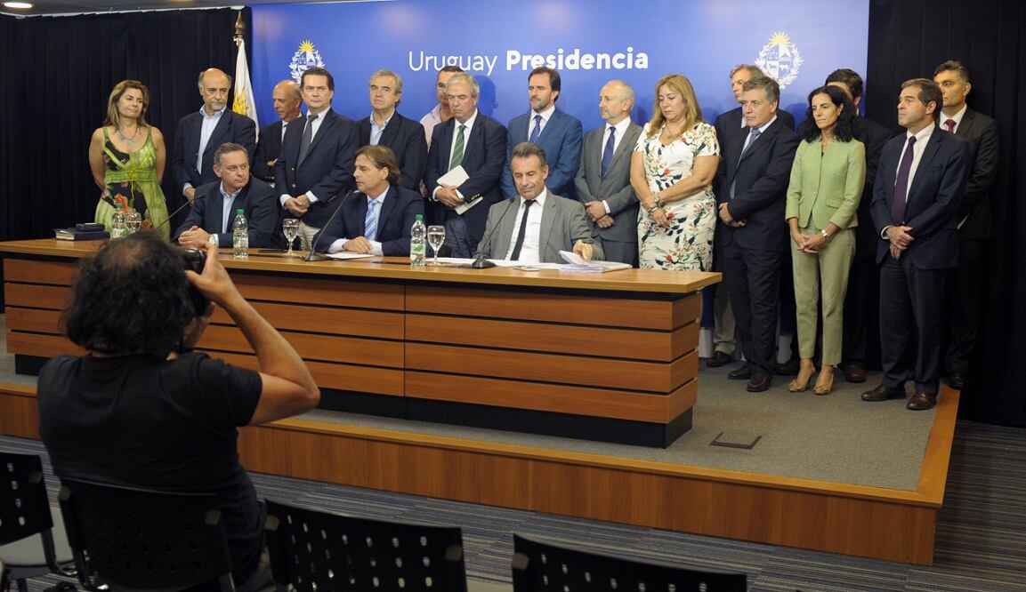 El gobierno uruguayo entrega las medidas ante la epidemia del nuevo coronavirus
