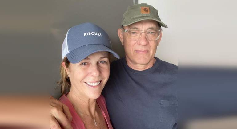 Tom Hanks y su esposa Rita Wilson. Ambos fueron las primeras celebridades y ahora ya se encuentran recuperados.
