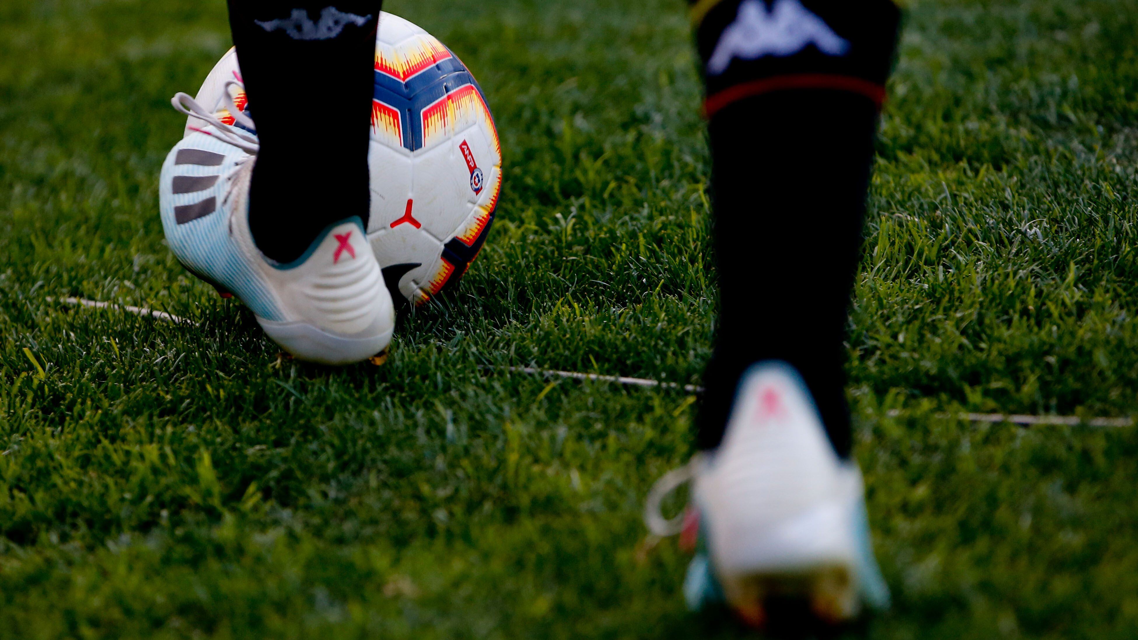 15 de OCTUBRE del 2019/SantiagoPelota y zapatos ,durante el partido valido por la Dcima fecha de la segunda ronda del Campeonato Nacional AFP PlanVital, entre Union Espaola vs Coquimbo Unido, disputado en el estadio Santa Laura. 
FOTO:FRANCISCO LONGA/AGENCIAUNO