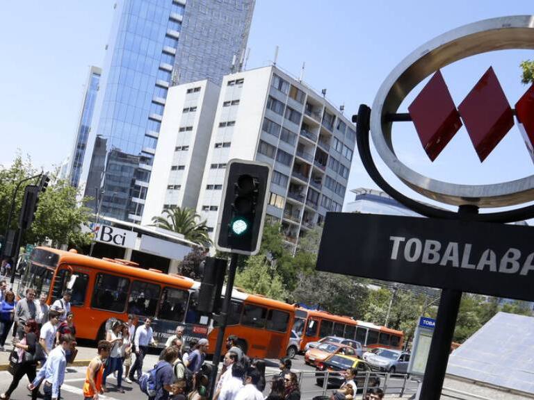 Riña entre dos mujeres en el Metro termina con ambas apuñaladas