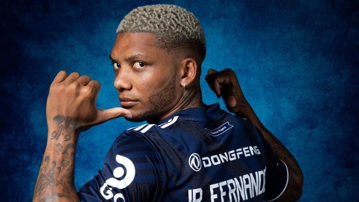Junior Fernandes cumplió la cuarentena y empezó a entrenar con la U
